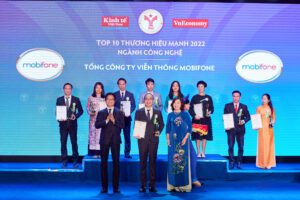 mobifone-vinh-danh-top-10-thuong-hieu-manh-viet-nam-nganh-cntt-nam-2022